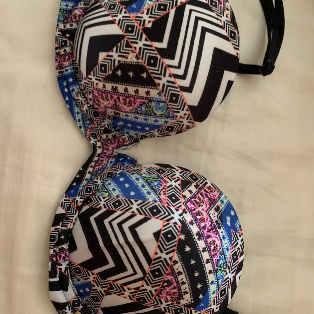 Victoria’s Secret Very Sexy 34B Push Up Bra